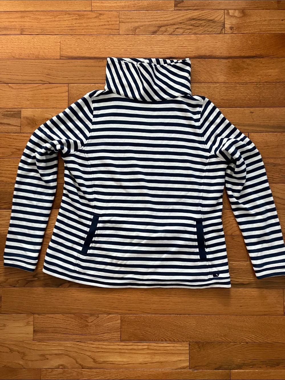 Vineyard Vines Women’s Navy and White Striped Funnel Neck Sweatshirt - Large